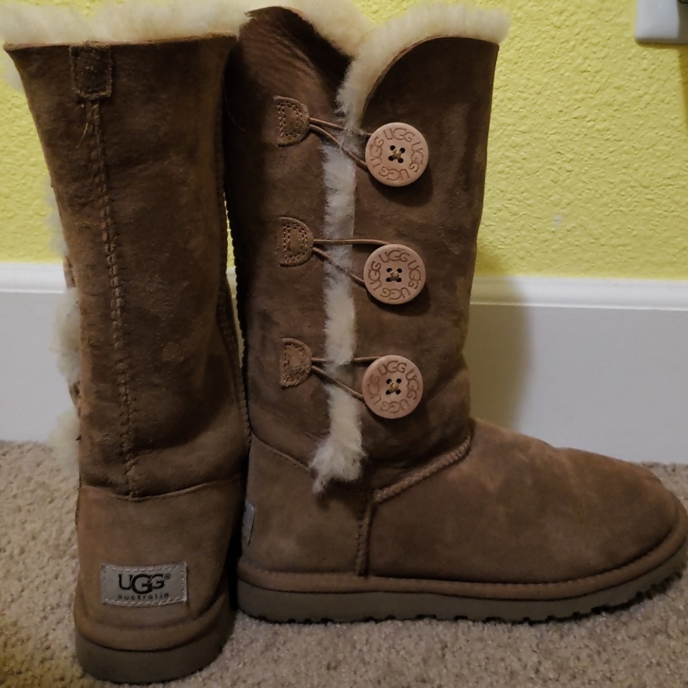 Bailey Button Uggs